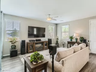 Photo #3: 2420517 Listing 