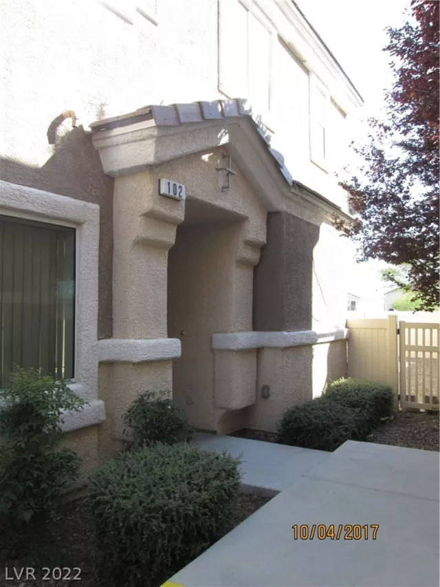 MLS: 2420527 Condo For Sale