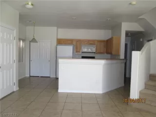 Photo #6: 2420527 Listing 