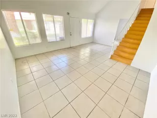 Photo #1: 2420529 Listing 