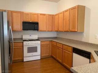 Photo #3: 2420569 Listing