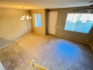 Photo #4: 2420610 Listing 