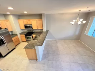 Photo #5: 2420610 Listing 