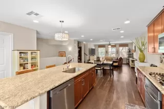 Photo #2: 2420621 Listing