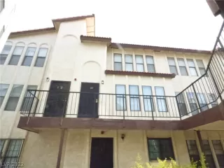 Photo #1: 2420666 Listing 