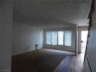 Photo #3: 2420666 Listing 