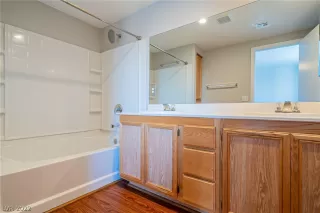 Photo #3: 2420672 Listing