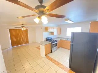 Photo #5: 2420678 Listing 