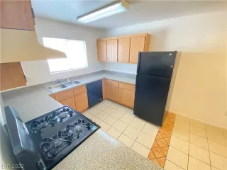 Photo #6: 2420678 Listing 