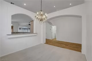 Photo #4: 2420696 Listing 