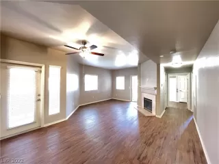 Photo #4: 2420705 Listing