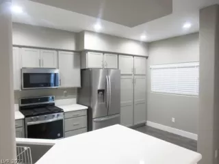 Photo #5: 2420743 Listing 