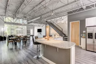 Photo #2: 2420788 Listing