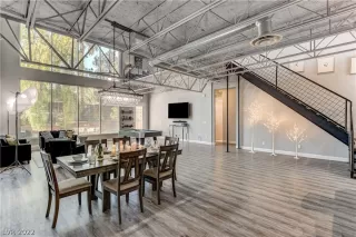 Photo #3: 2420788 Listing
