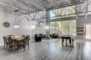 Photo #4: 2420788 Listing