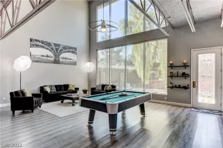 Photo #5: 2420788 Listing
