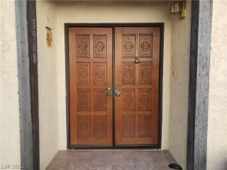 Photo #2: 2420806 Listing 