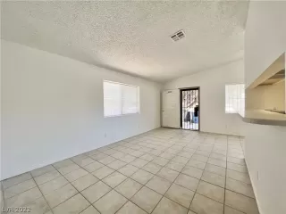 Photo #1: 2420819 Listing