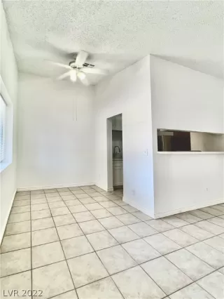 Photo #3: 2420819 Listing