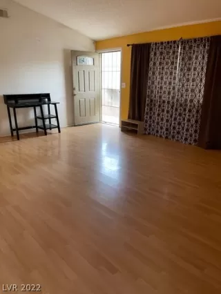 Photo #1: 2420845 Listing