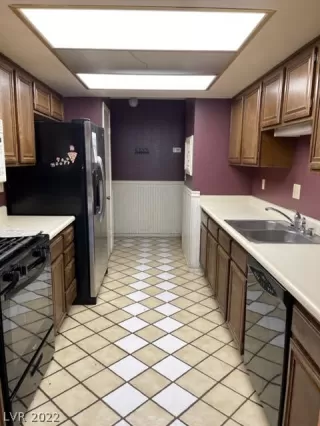 Photo #4: 2420845 Listing