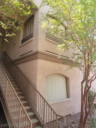 Photo #1: 2420851 Listing