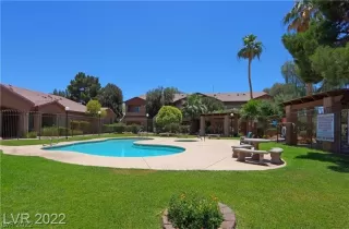 Photo #4: 2420851 Listing