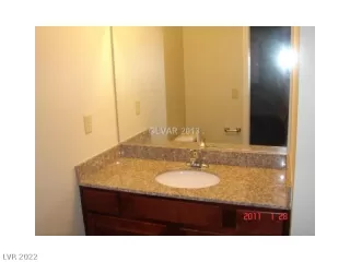Photo #3: 2420852 Listing