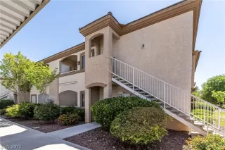 Photo #3: 2420887 Listing