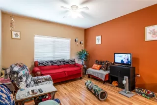 Photo #6: 2420887 Listing