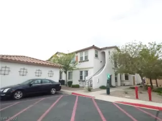 Photo #2: 2420913 Listing 