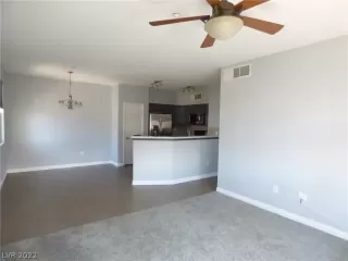 Photo #5: 2420913 Listing 