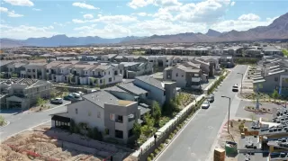 Photo #1: 2420915 Listing