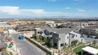 Photo #4: 2420919 Listing