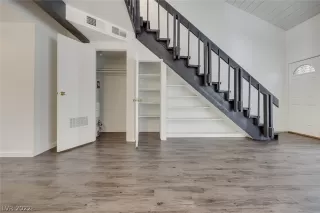 Photo #6: 2420939 Listing 