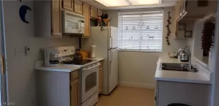 Photo #1: 2420943 Listing