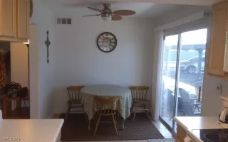 Photo #4: 2420943 Listing