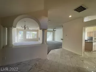 Photo #2: 2421008 Listing 