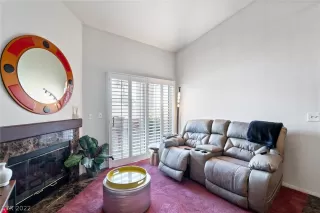 Photo #3: 2421019 Listing 