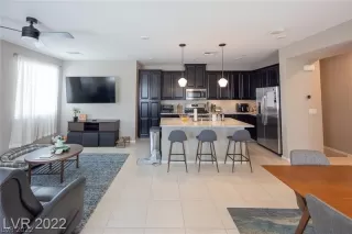 Photo #2: 2421029 Listing 