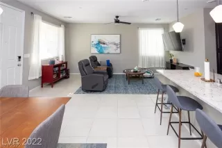 Photo #3: 2421029 Listing 