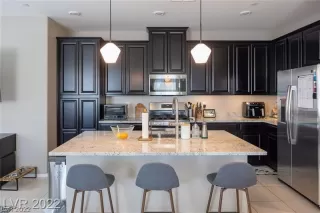 Photo #5: 2421029 Listing 