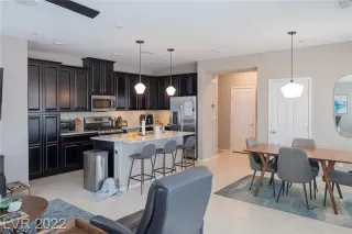 Photo #6: 2421029 Listing 