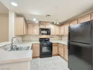 Photo #2: 2421031 Listing