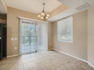 Photo #4: 2421031 Listing