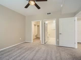 Photo #5: 2421031 Listing