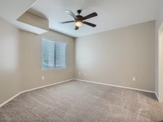 Photo #6: 2421031 Listing