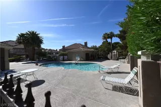 Photo #3: 2421061 Listing 