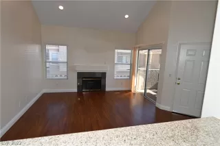 Photo #6: 2421061 Listing 