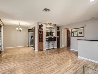 Photo #4: 2421074 Listing